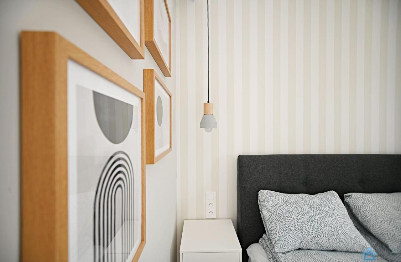 Beige 3City Apartment With Parking In Gdansk By Noclegi Renters Kültér fotó