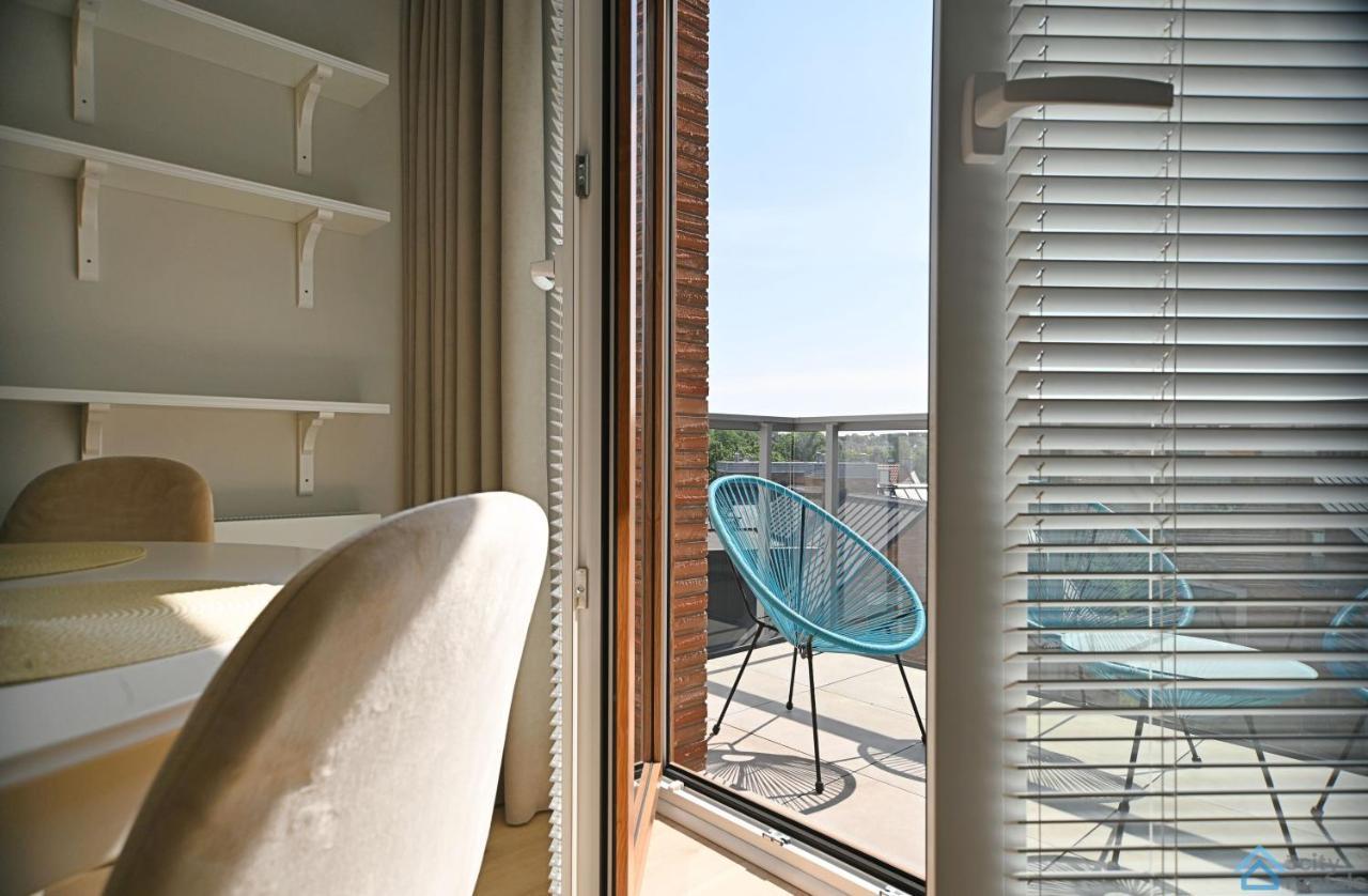 Beige 3City Apartment With Parking In Gdansk By Noclegi Renters Kültér fotó