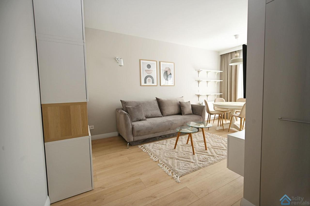 Beige 3City Apartment With Parking In Gdansk By Noclegi Renters Kültér fotó