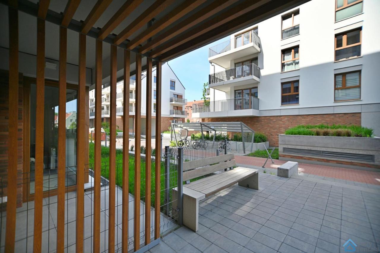 Beige 3City Apartment With Parking In Gdansk By Noclegi Renters Kültér fotó