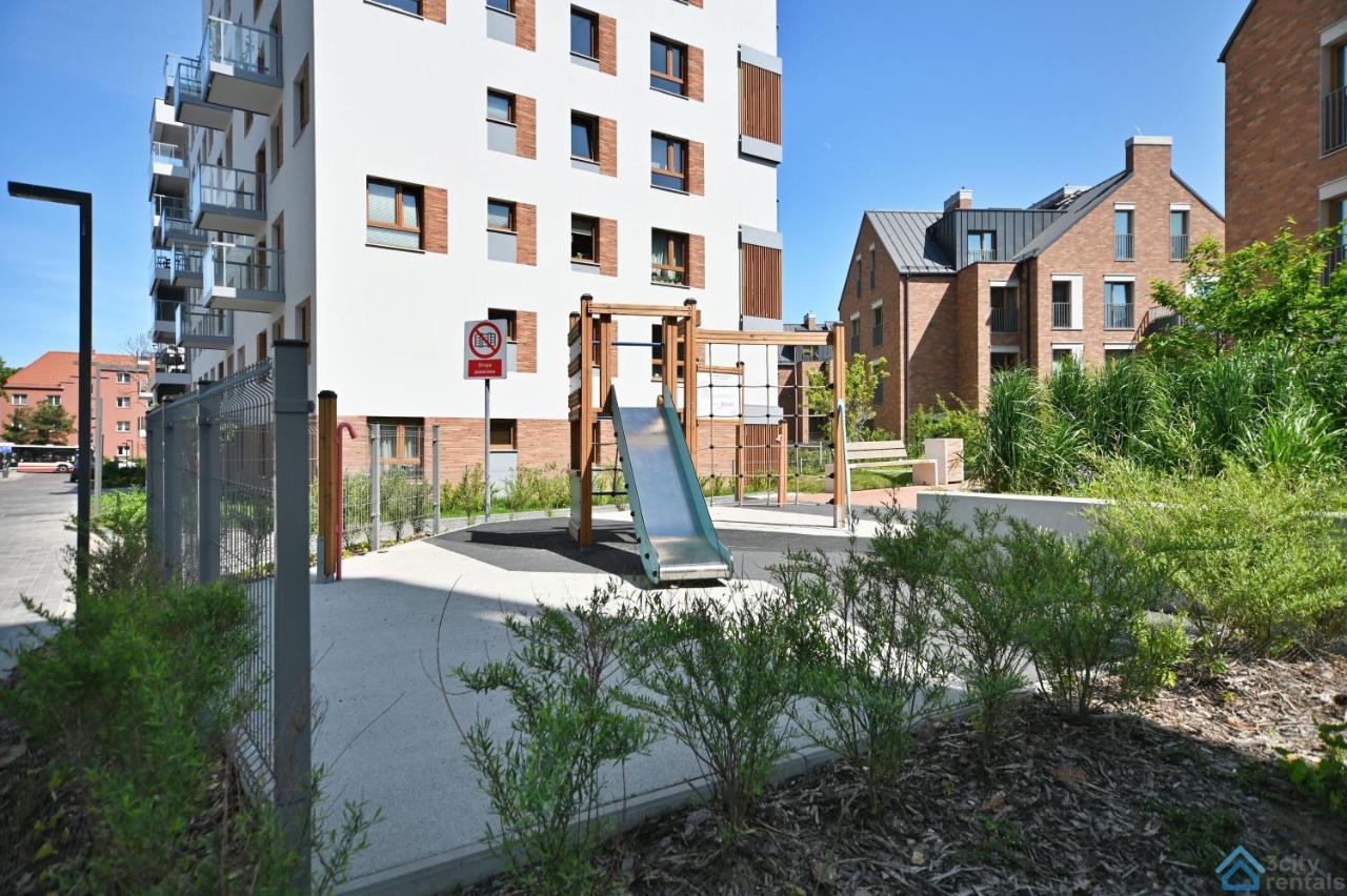 Beige 3City Apartment With Parking In Gdansk By Noclegi Renters Kültér fotó