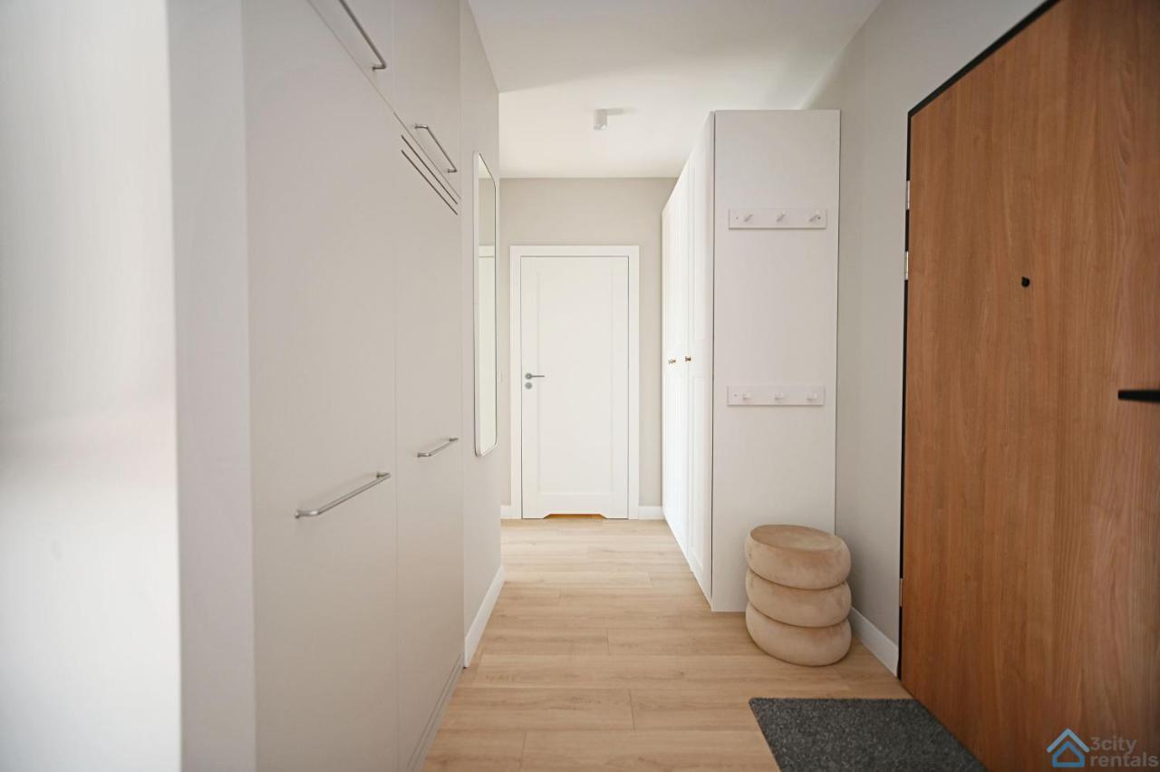 Beige 3City Apartment With Parking In Gdansk By Noclegi Renters Kültér fotó