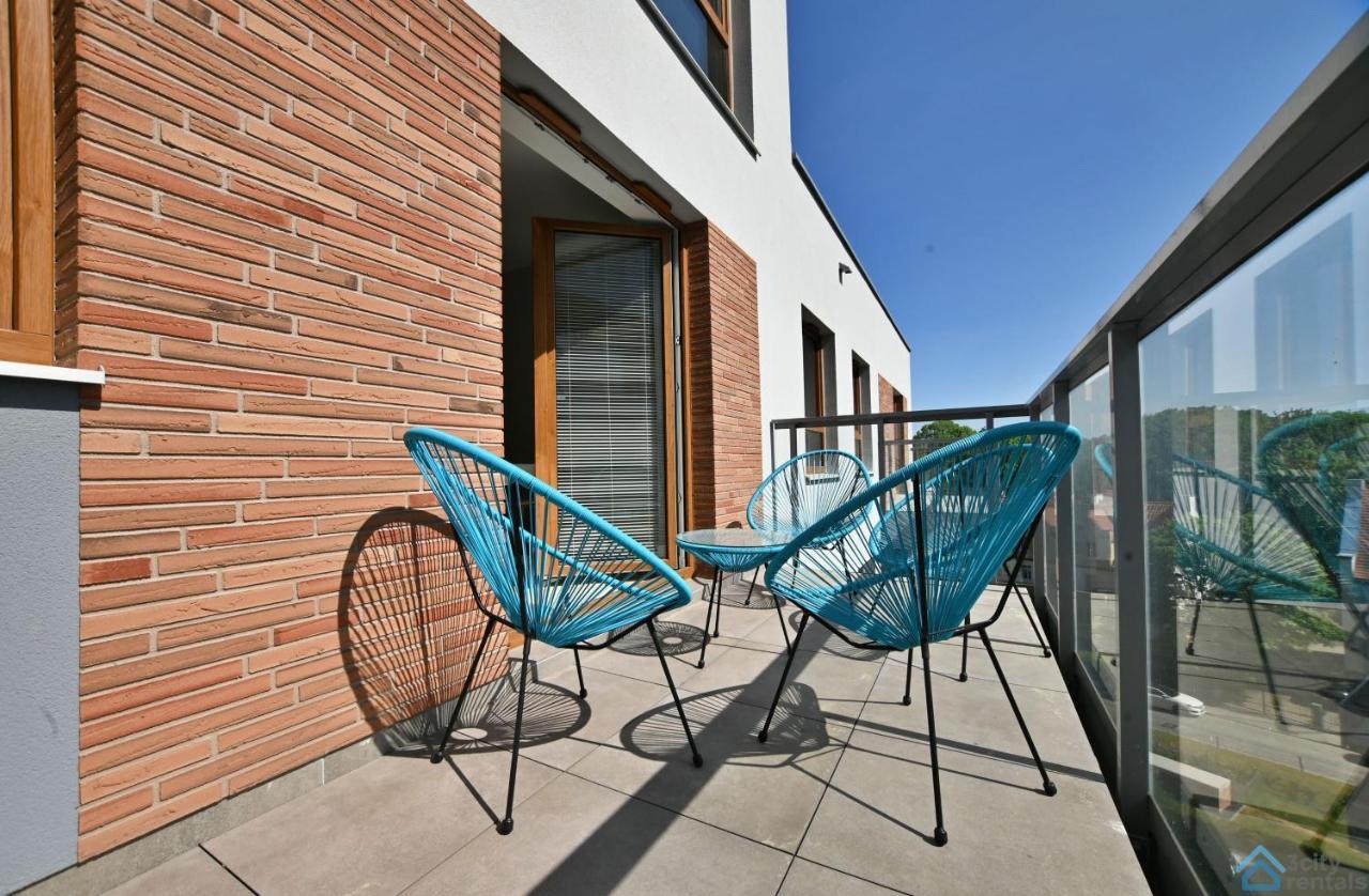 Beige 3City Apartment With Parking In Gdansk By Noclegi Renters Kültér fotó